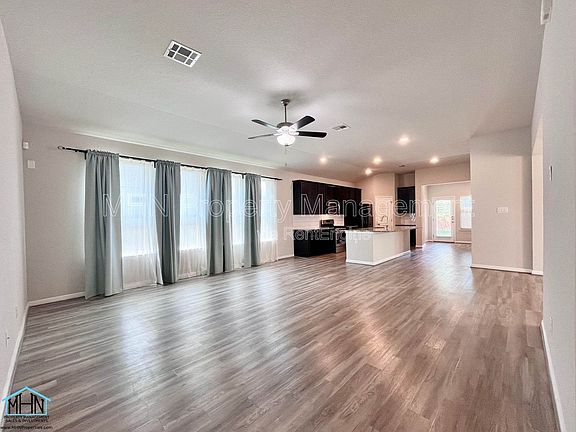 4th image of 2307 Castello Way