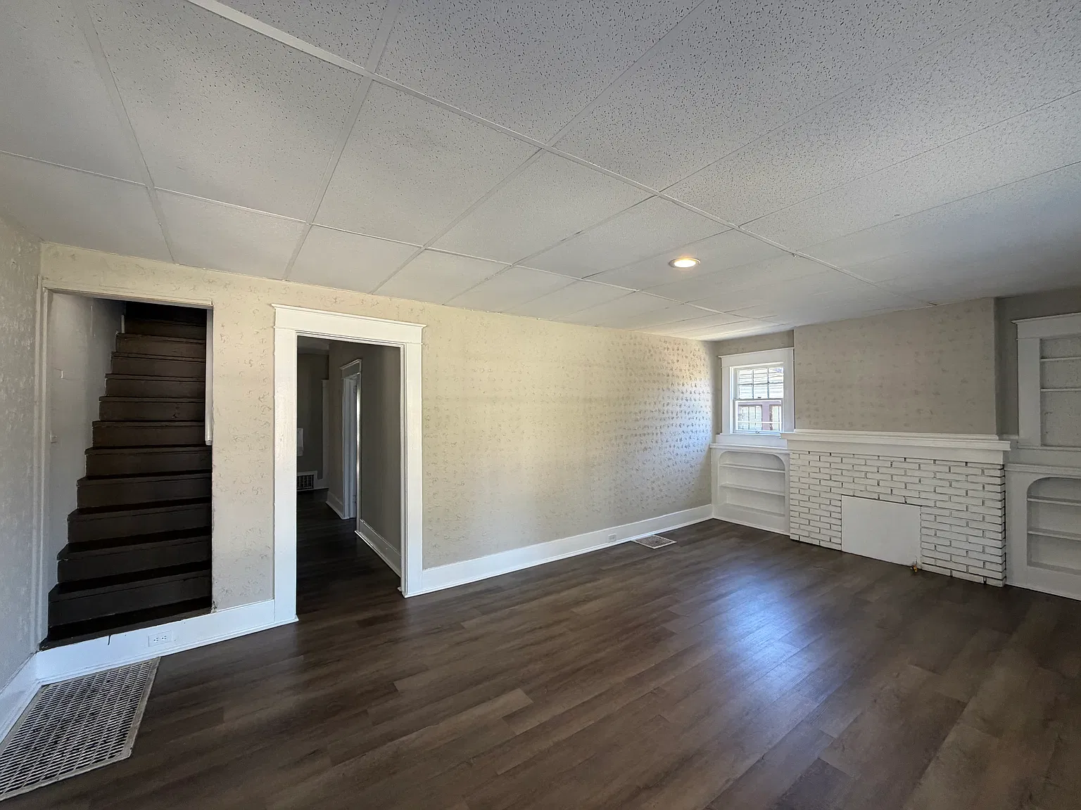 4 bed, 2100 sqft, $1,400 — Photo 3
