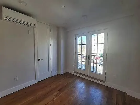 Rented by EXR | media 6