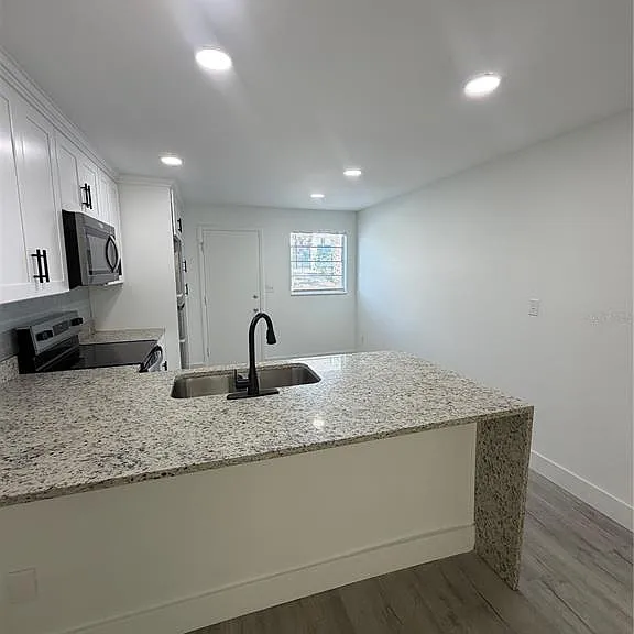 4328 Edgewater Dr #E104 — Photo 9