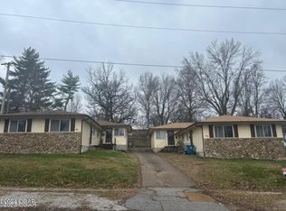 415 & 417 Spring St, Neosho, MO 64850