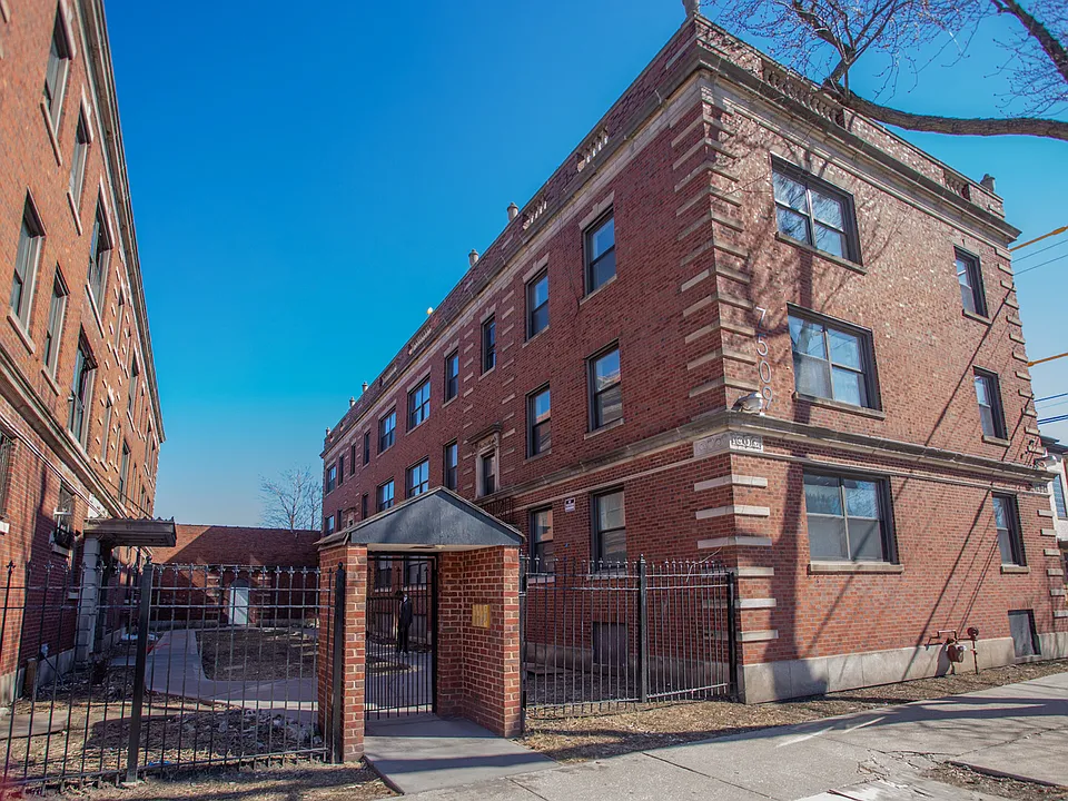 7505 S Yates Blvd #1