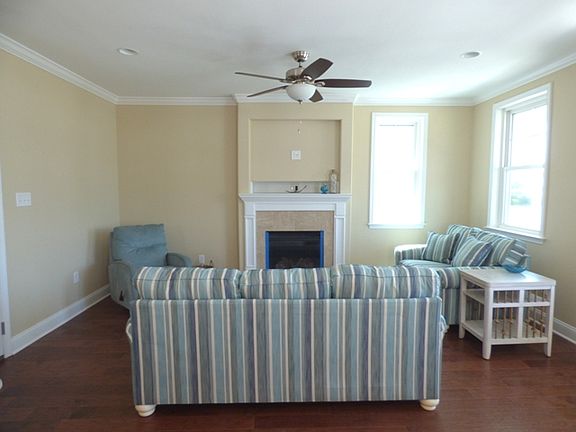 4th image of 2745 West Ave