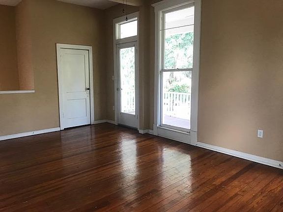 4th image of 217 E 37th St #217