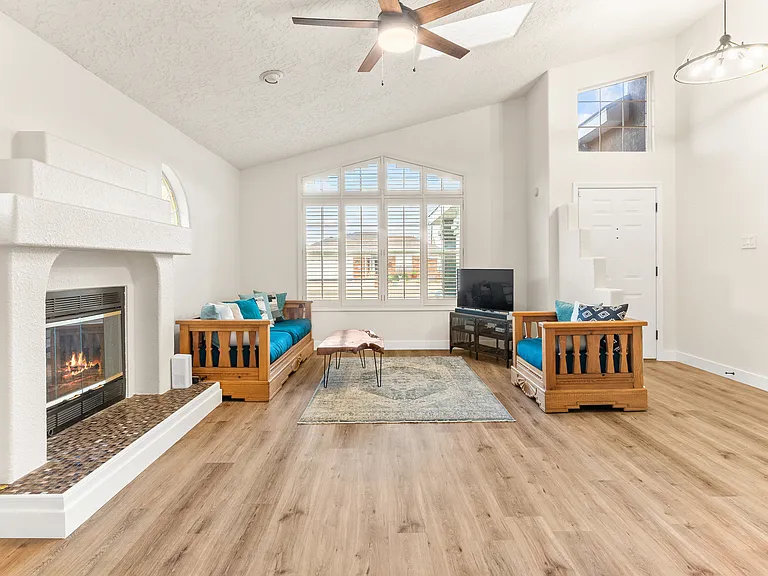 3853 Benjamin Davis Dr — Photo 5