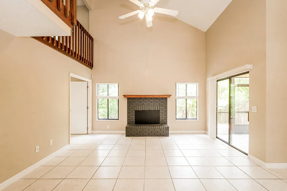 3 bed, 2.5 bath, 1654 sqft, $2,375 — Photo 4