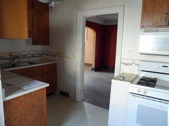 5th image of 1315 10th Ave