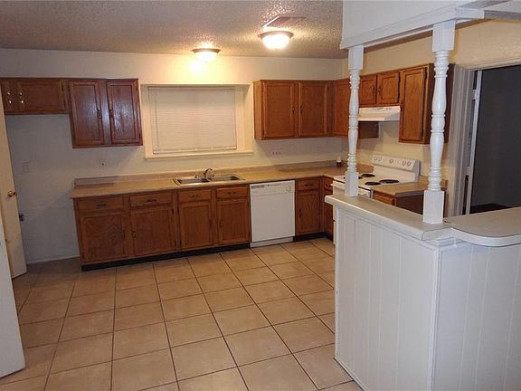 2nd image of 1318 Roan Dr