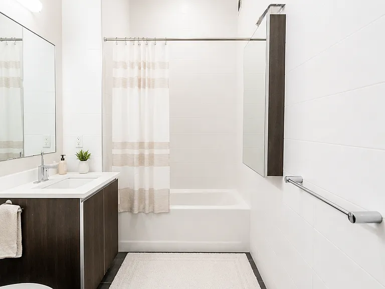 321 W 37th St #7H — Photo 7