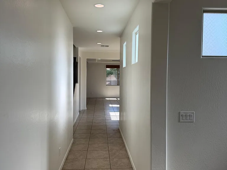 2043 E Lantana Dr — Photo 6