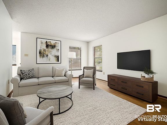 4th image of 908 Schaub Ave