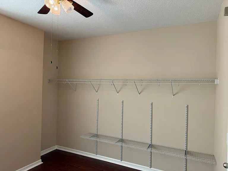 2478 Linkwood Ave — Photo 39