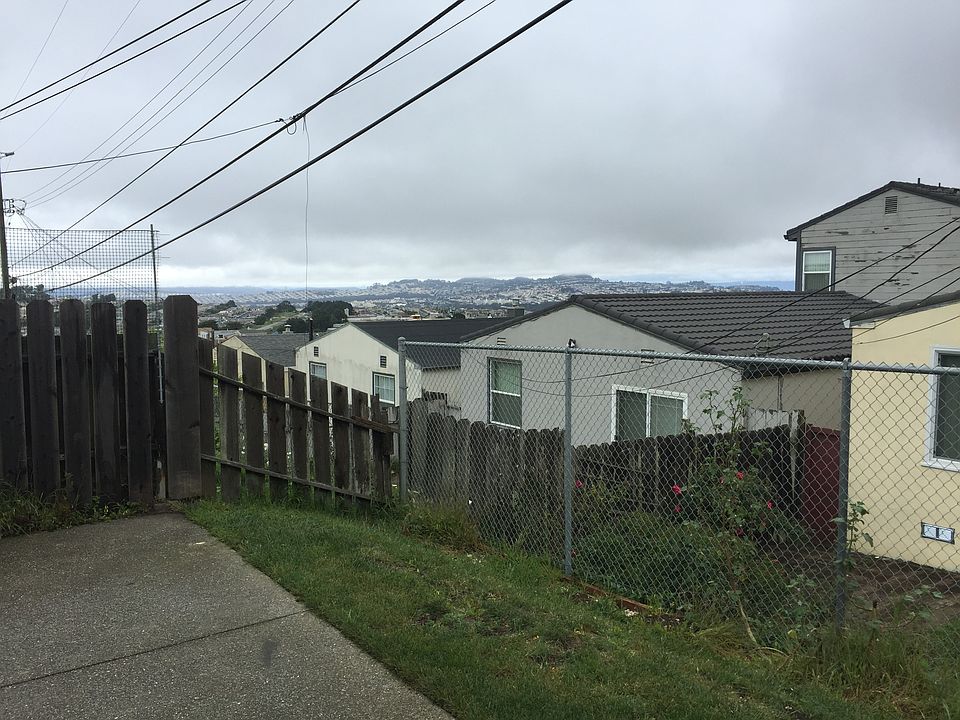 1st image of 33 Oceanside Dr