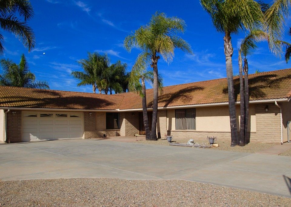 1st image of 21303 Bresa De Loma Dr