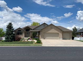 1823 N 1725 W, Farr West, UT 84404