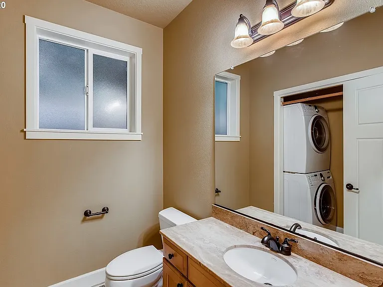 1402 Parrish St — Photo 4