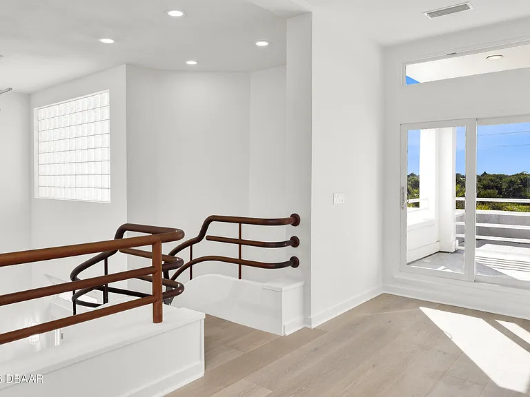 435 Ocean Shore Blvd — Photo 49