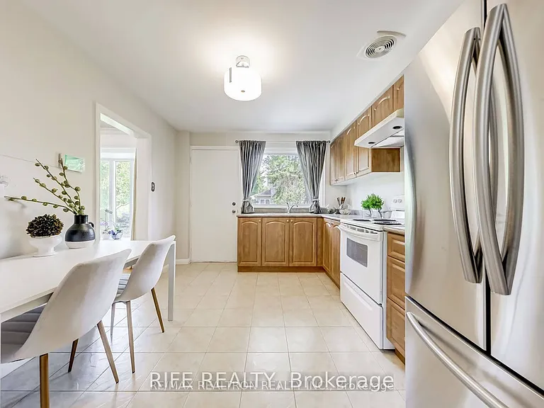 387 Willowdale Ave — Photo 11