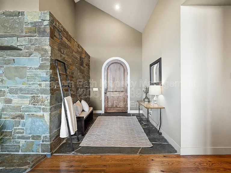 721 Sanctuary Hls — Photo 12