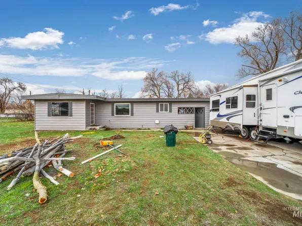 106 E Snake River Ave, Glenns Ferry, ID 83623