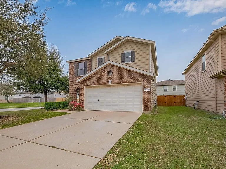 18334 Fair Grange Ln — Photo 2