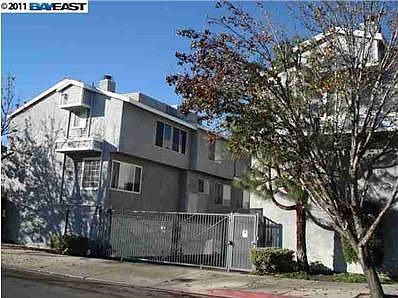 2nd image of 9925 Variel Ave Unit 33