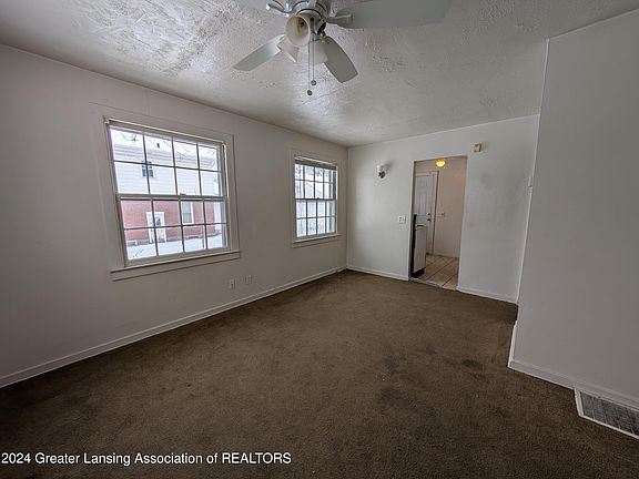 4th image of 1706 Massachusetts Ave