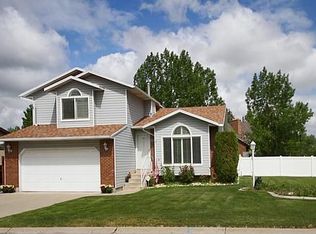 9559 S Caledonia Cir, South Jordan, UT 84009
