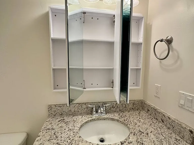 698 S Lake View Dr #B — Photo 17