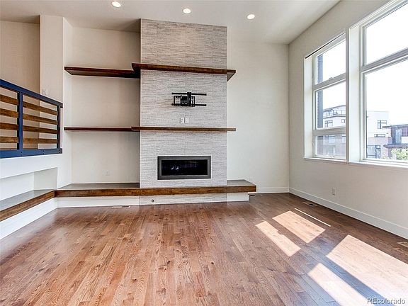 2nd image of 6759 E Lowry Blvd