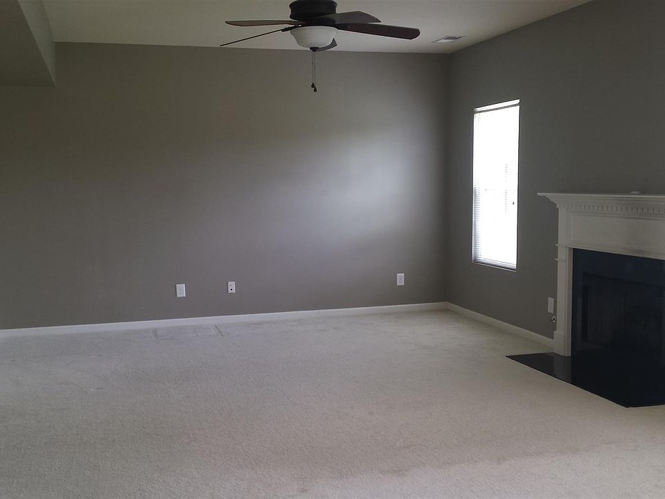 2nd image of 512 Lyndeboro Ct