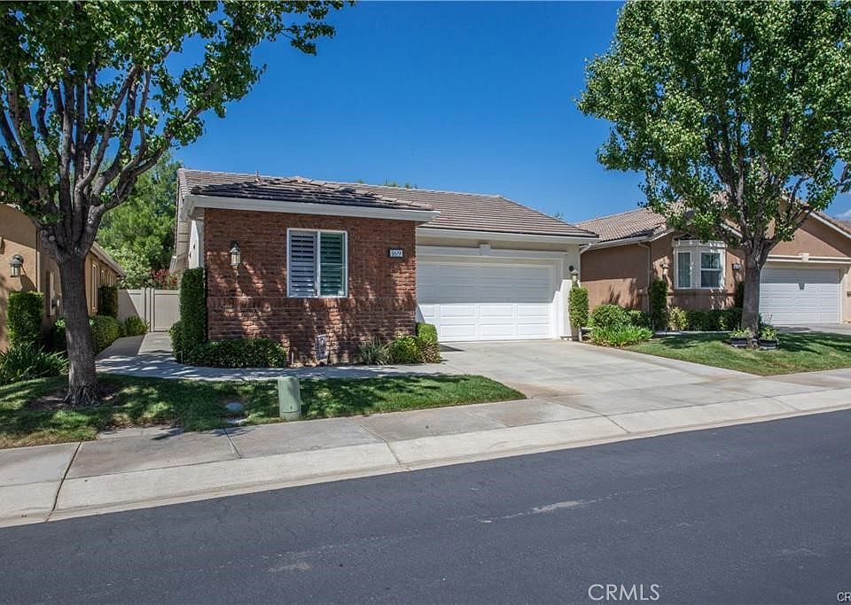 169 Canary Crk Beaumont CA 92223 Zillow