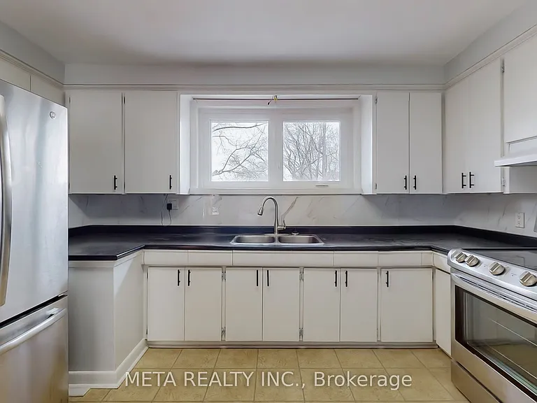 36 Dewlane Dr — Photo 7