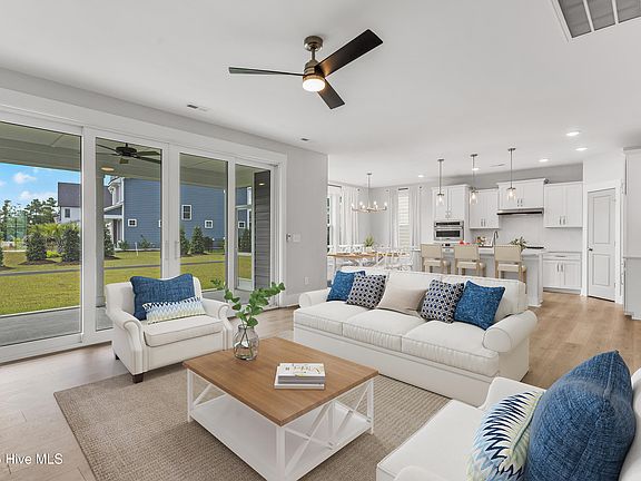 2nd image of 556 Sailor Sky Way #395