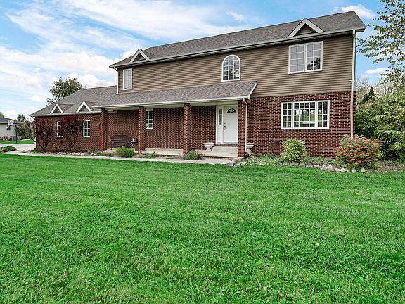 3rd image of 649 Yellowstone Dr