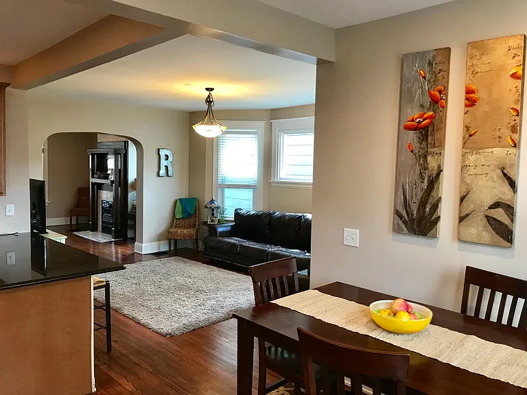 Eat in kitchen area