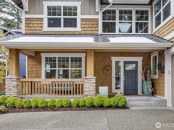 3rd image of 3556 SE 16th Street