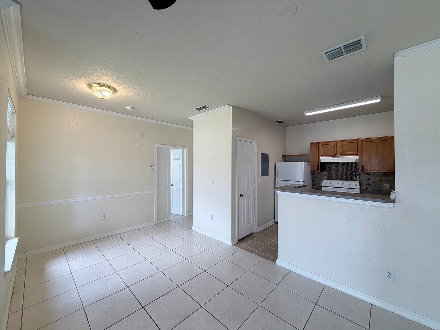 1 bed, 657 sqft, $1,200 — Photo 4