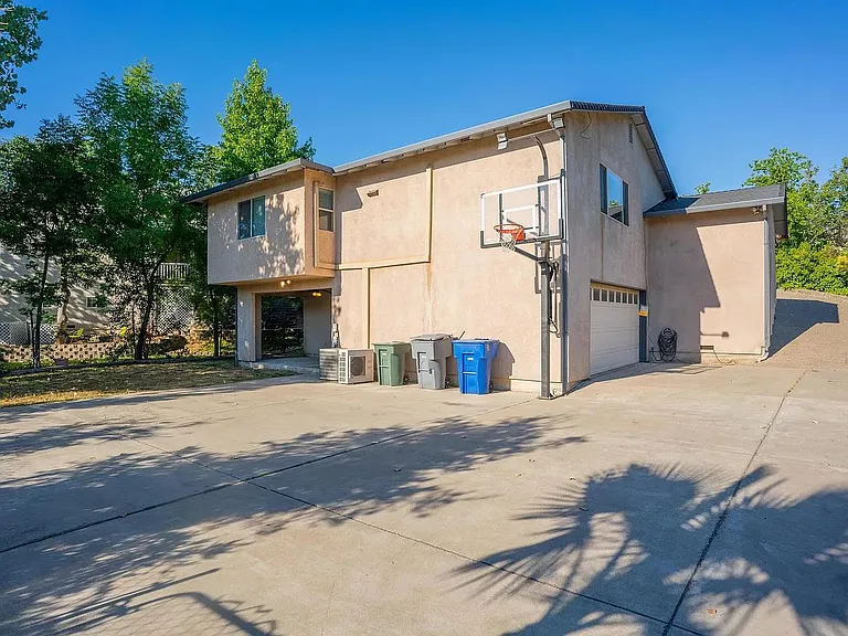 5535 Trish Ct — Photo 13