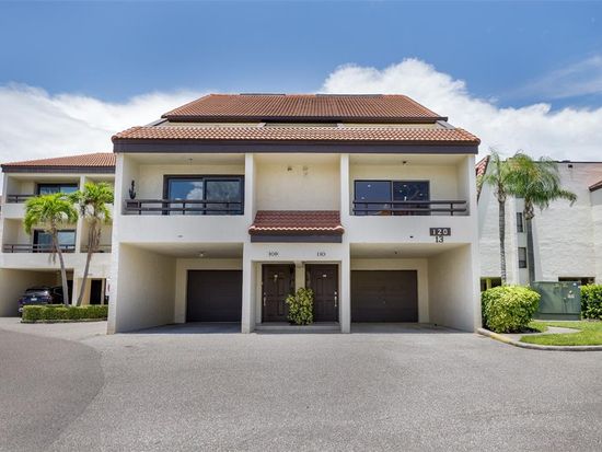 120 1st St E APT 110, Tierra Verde, FL 33715