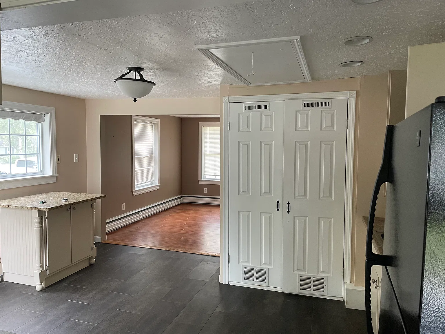 130 Thornton Rd — Photo 2