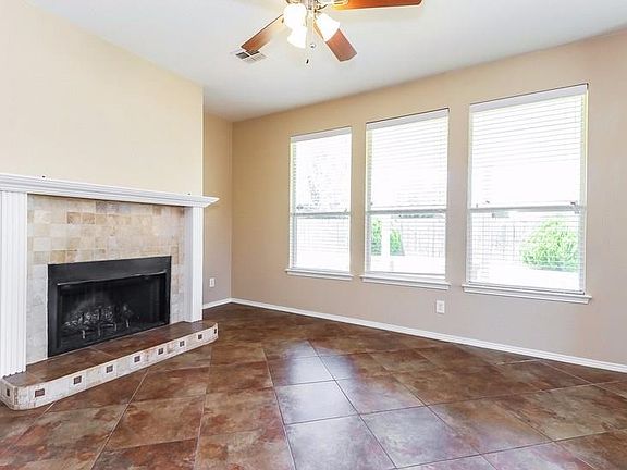 5th image of 3309 York Dr