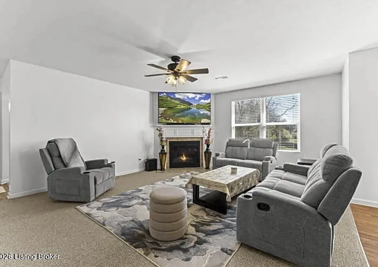 4 bed, 2.5 bath, 2670 sqft, $2,750 — Photo 2