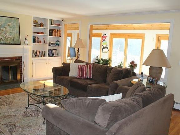 2nd image of 10 Tall Pine Dr