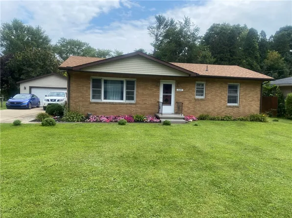 3489 Birchard Dr, Fairview, PA 16415