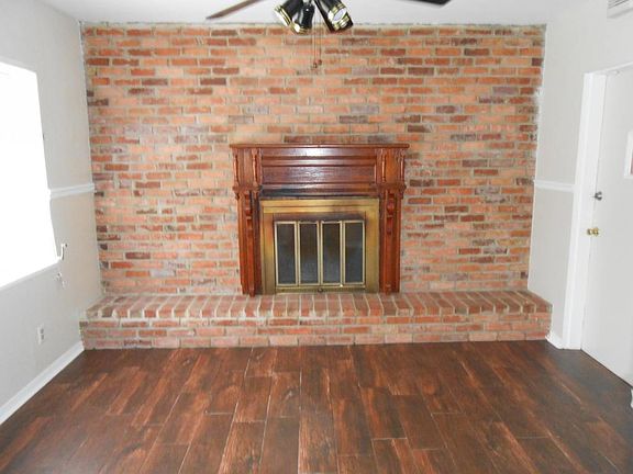 2nd image of 314 Carey Pl