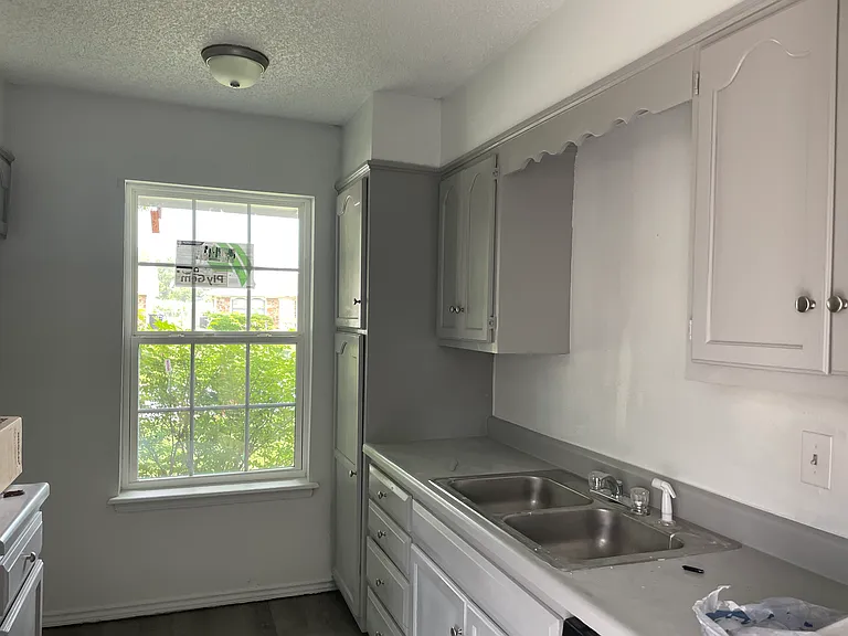 315 W Quantico St — Photo 4