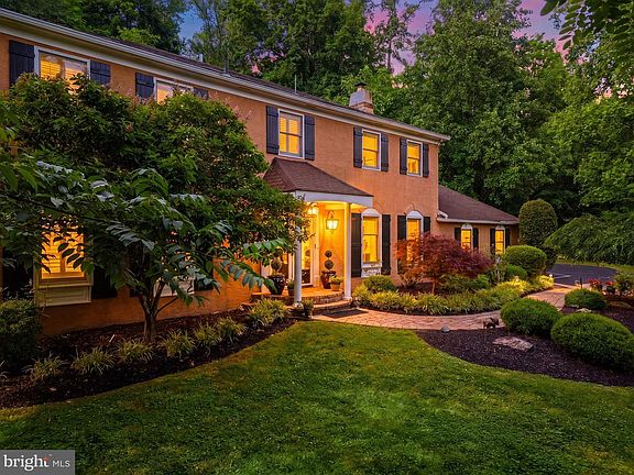 3rd image of 2047 Stone Ridge Ln