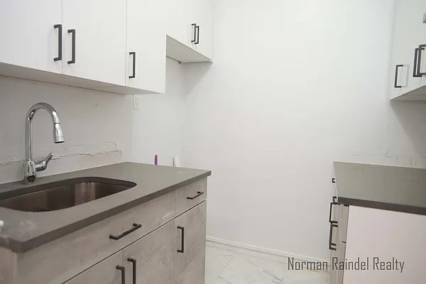 Rented by Norman Raindel, LREB | media 9