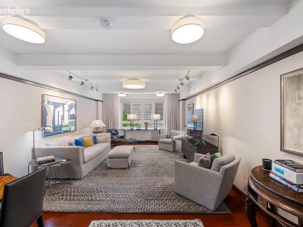 333 West 57th Street image 3 of 22